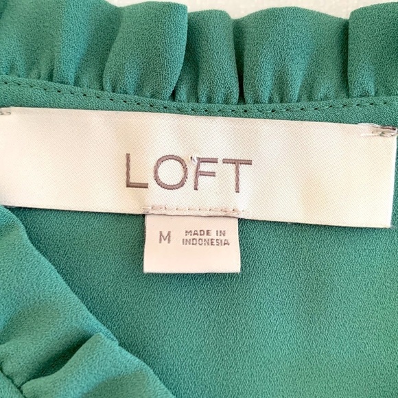 LOFT Sage Green High/Low Sleeveless Blouse w/ Slight Ruffle Details. Size Medium - Picture 6 of 9